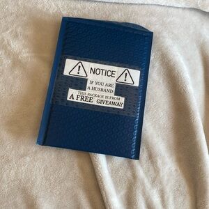 5 Pack- “NOTICE- Free Giveaway” 6x10 Bubble Mailer